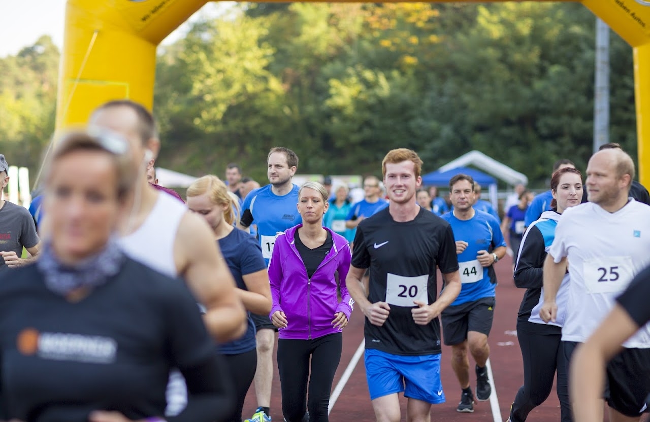 Bild vom 9. Benefizlauf im Jahr 2016. Dies ist das 76. Bild.